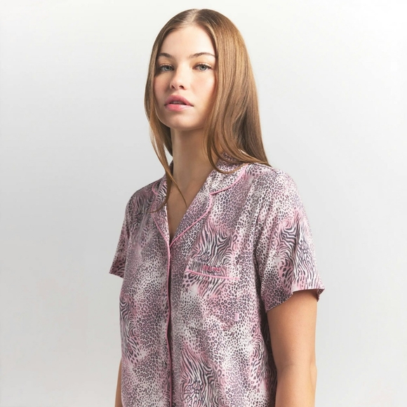 Skims Sleep Short Sleeve Button Up Set - Picture 2 of 11